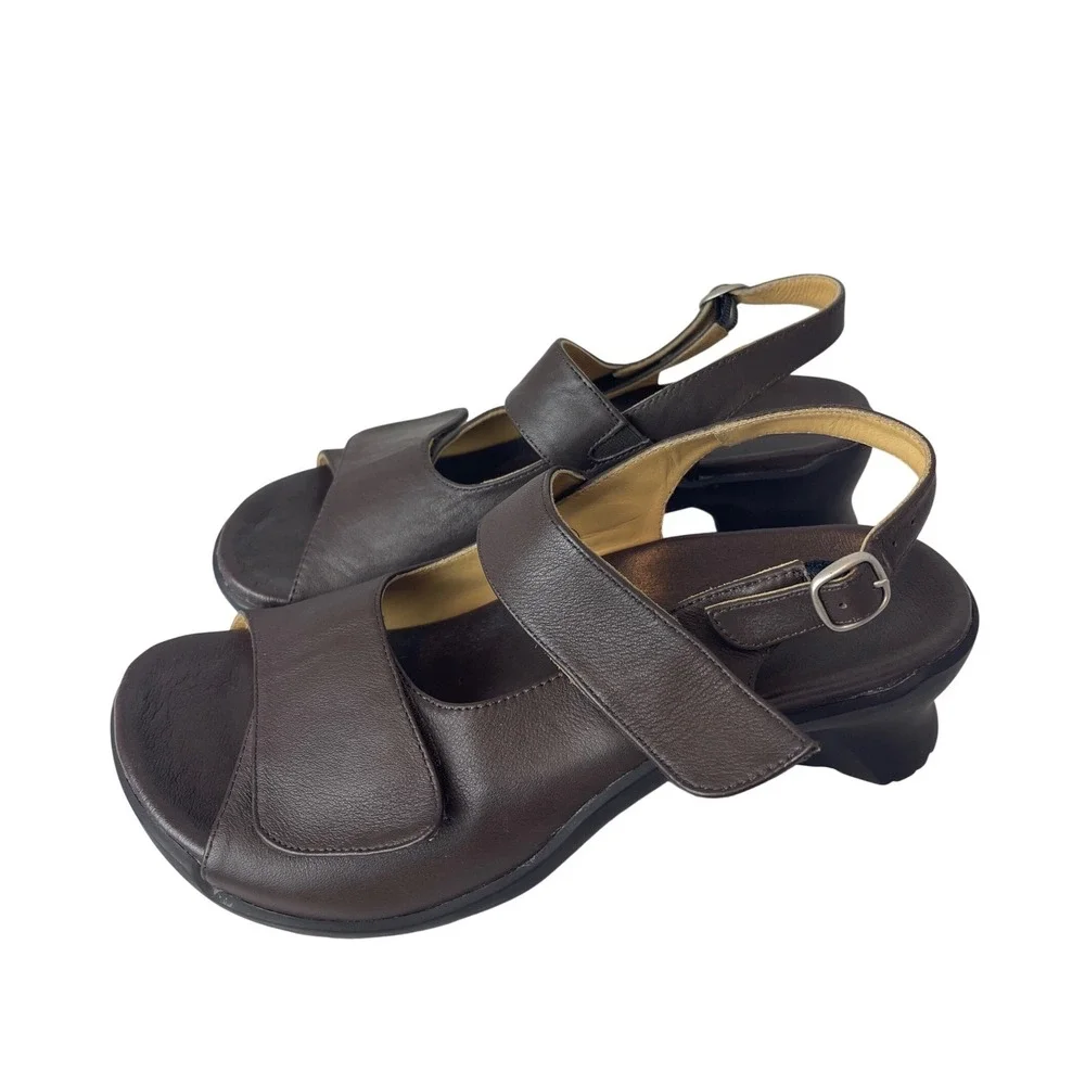 AKAISHI ArchFitter Size 9 Brown Leather Adjustable Strap Wedge Sandals